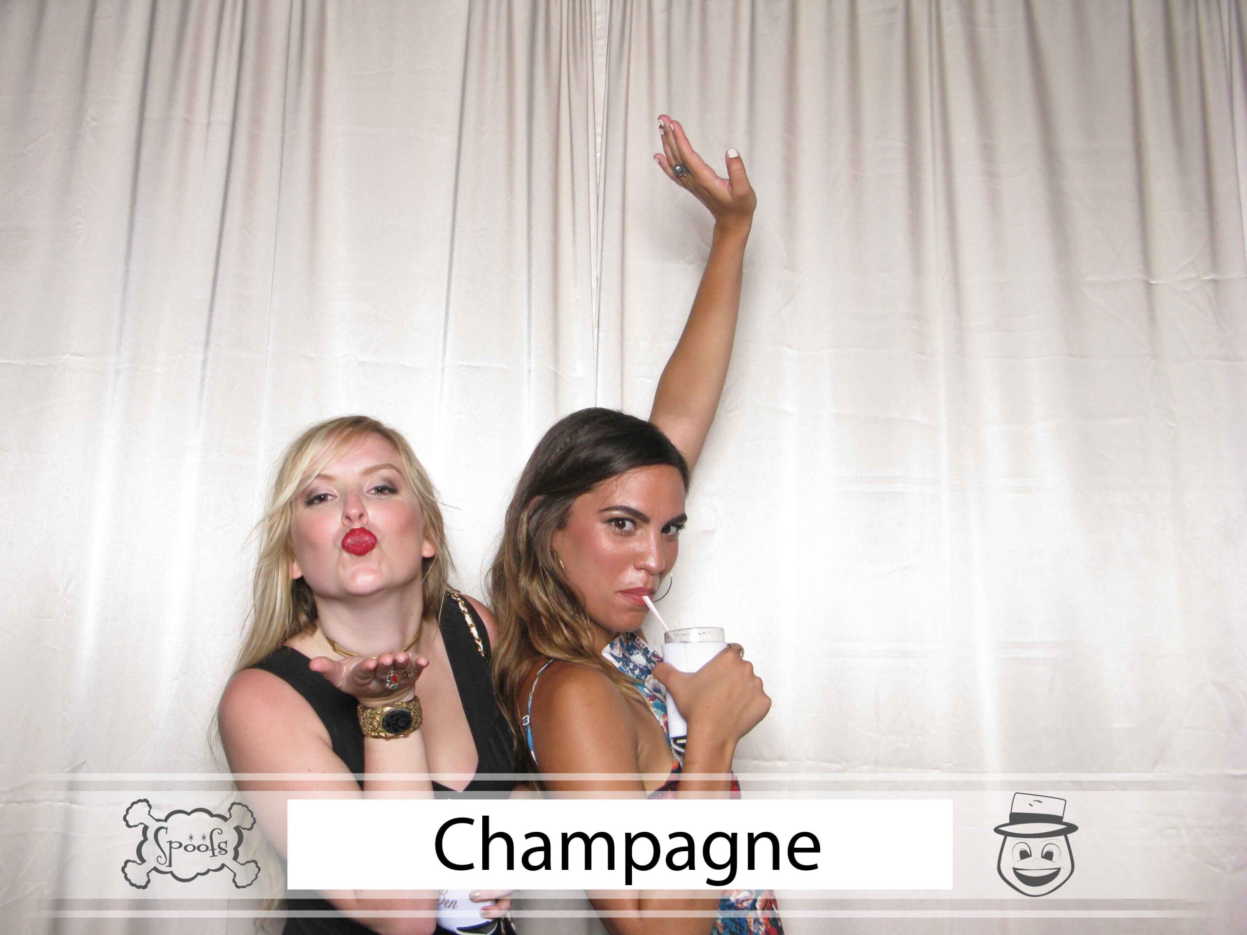 Champagne_Stand_Up